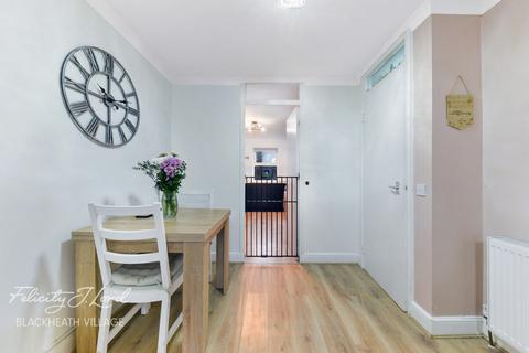 1 bedroom apartment for sale, Lions Close, London