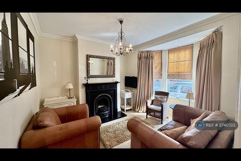 3 bedroom terraced house to rent, Cecil Road, Northampton, NN2