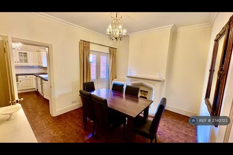 3 bedroom terraced house to rent, Cecil Road, Northampton, NN2