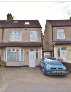 4 bedroom terraced house to rent, Barkingside, Barkingside, IG6
