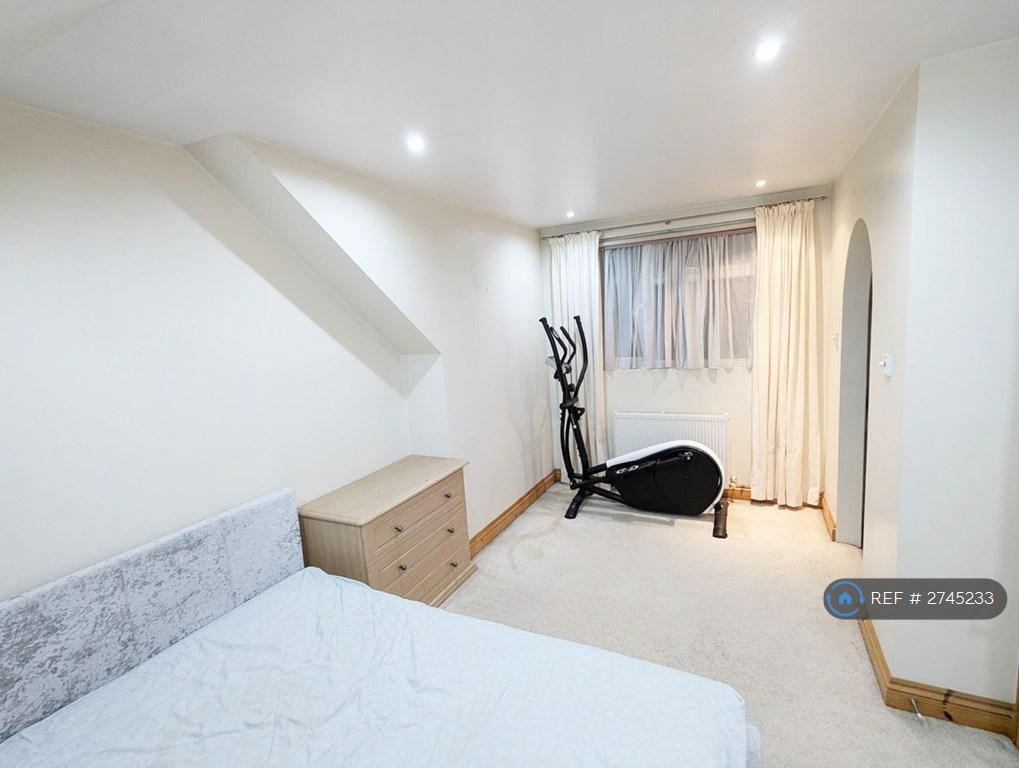 Loft Bedroom Number 4