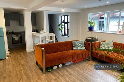 2 bedroom flat to rent, The Borough, Farnham, GU9
