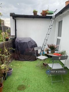 2 bedroom flat to rent, The Borough, Farnham, GU9