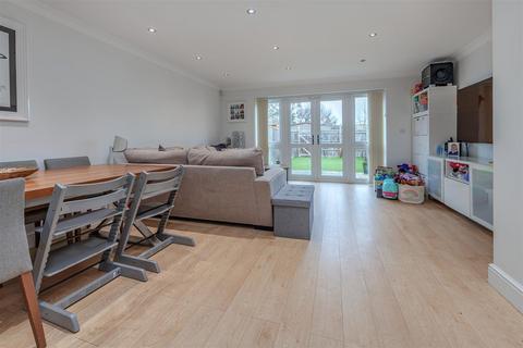 undefined, Battlers Green Drive, Radlett