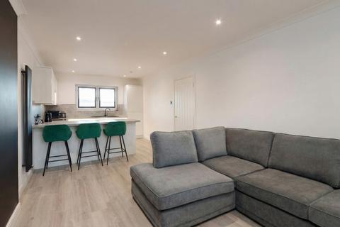 2 bedroom flat for sale, 19D, Stonefield Green, Lochfield Road, Paisley, PA2 7RG