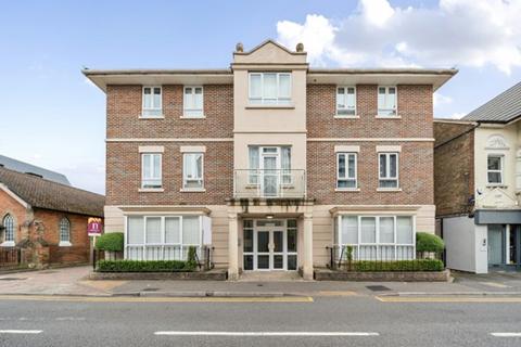 2 bedroom flat to rent, York Road, Maidenhead, SL6