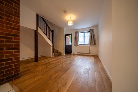 2 bedroom semi-detached house to rent, Hollybrook, Southampton