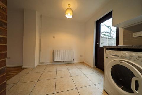 2 bedroom semi-detached house to rent, Hollybrook, Southampton