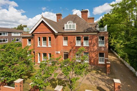 3 bedroom apartment for sale, St. Georges Avenue, Weybridge, Surrey, KT13