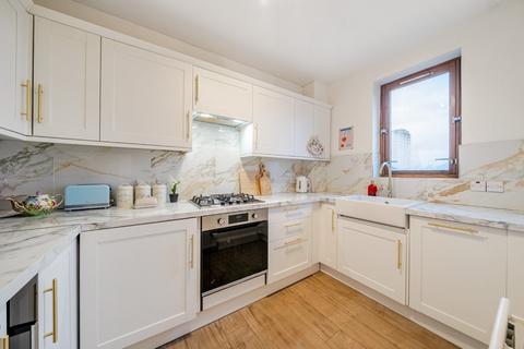 2 bedroom flat for sale, Cheryls Close, Fulham, SW6