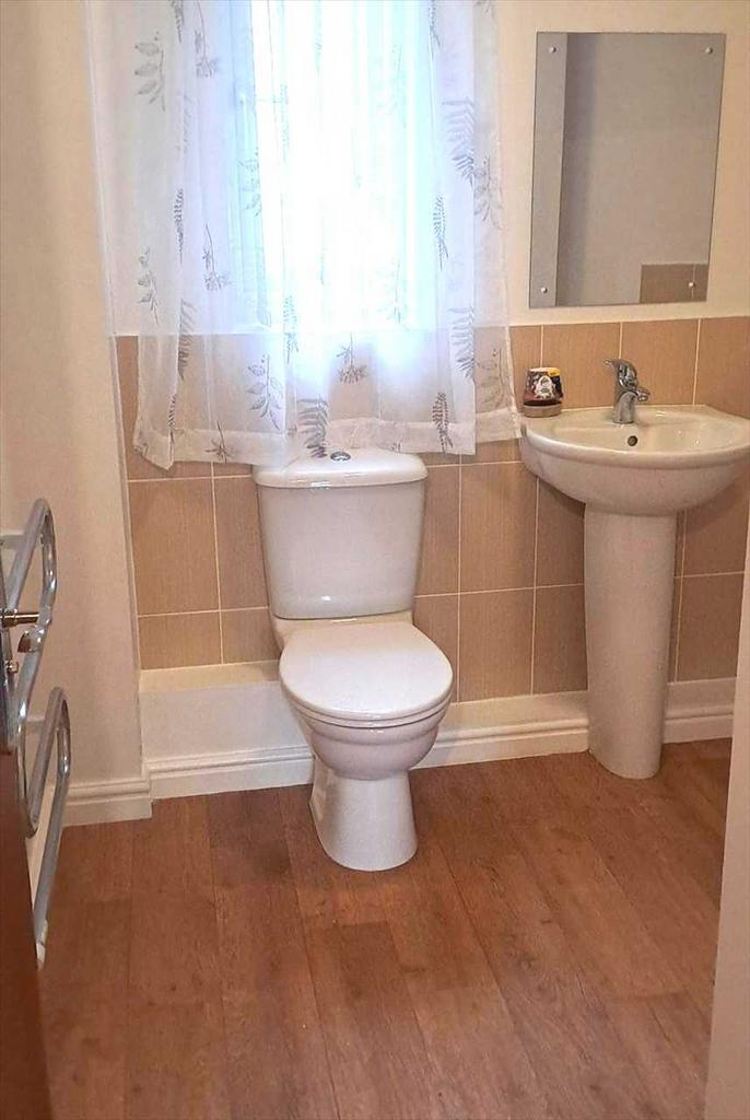 Family bathroom :