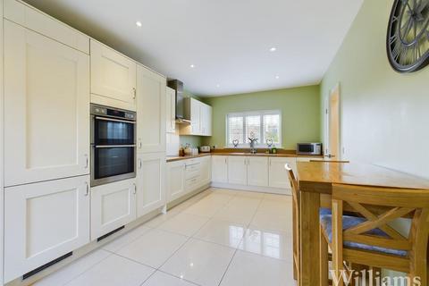 undefined, Arch Grove, Aylesbury HP18