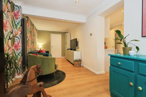 4 bedroom detached house for sale, Wren Avenue, Staffordshire WV6