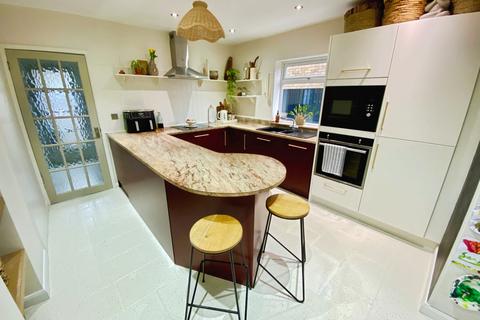 3 bedroom semi-detached house for sale, Westerdale Road, Grantham, NG31