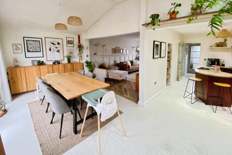 3 bedroom semi-detached house for sale, Westerdale Road, Grantham, NG31