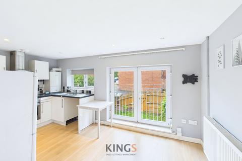 2 bedroom apartment to rent, Broom Close, Hatfield, AL10