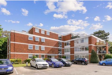 Viking Court, Hampton