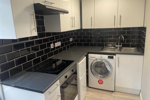 Studio for sale, Viking Court, Hampton