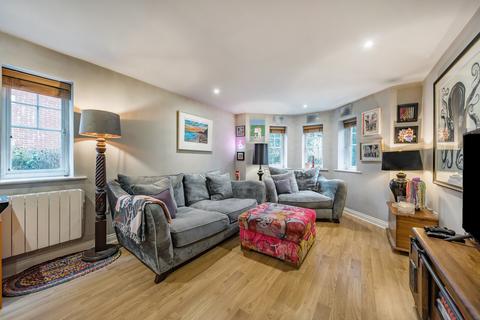 1 bedroom flat for sale, Heathside Road, Woking, Surrey, GU22