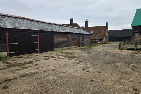 Industrial unit to rent, Roe End Farm, Roe End Lane Markyate AL3 8AQ