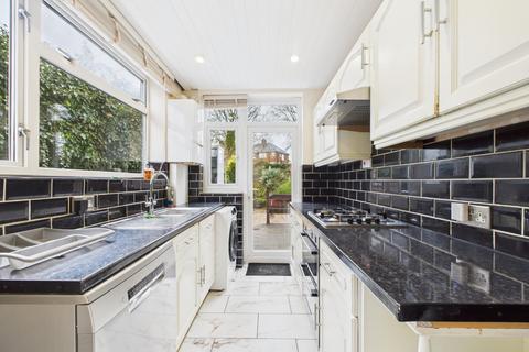 3 bedroom semi-detached house to rent, Sidcup Road, Greater London SE9