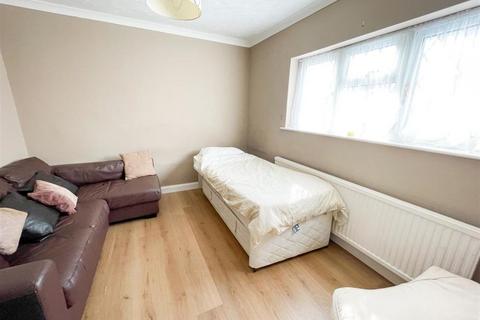 3 bedroom semi-detached house for sale, Park Square West, Jaywick, Clacton-on-Sea, CO15