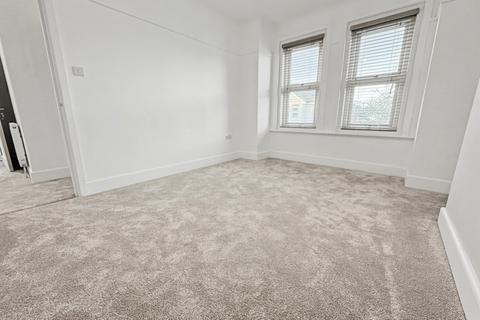 3 bedroom flat for sale, Christchurch