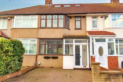 3 bedroom terraced house for sale, Highfield Road, Woodford Green, IG8