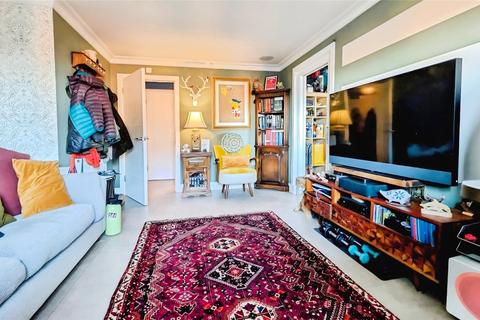 2 bedroom apartment for sale, Hawthorn Drive, Crowthorne, Berkshire