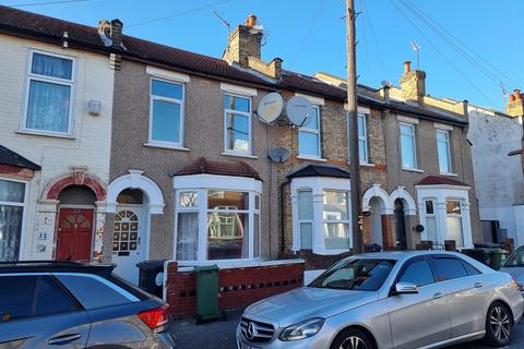 3 bedroom terraced house to rent, Carlton Road, London E11