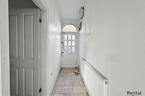 3 bedroom terraced house to rent, Northwich, CW9