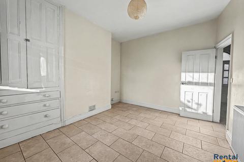 3 bedroom terraced house to rent, Northwich, CW9