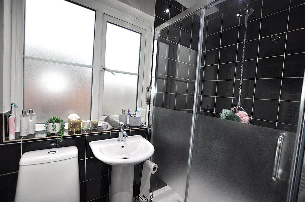 Shower Room.JPG
