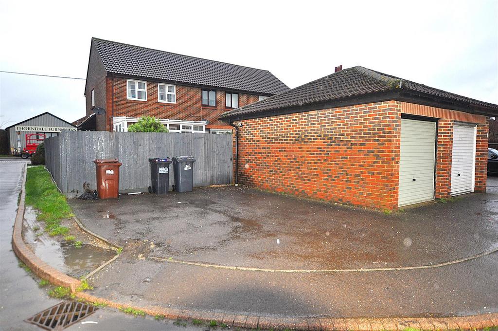 Garage &amp; Parking Space.JPG
