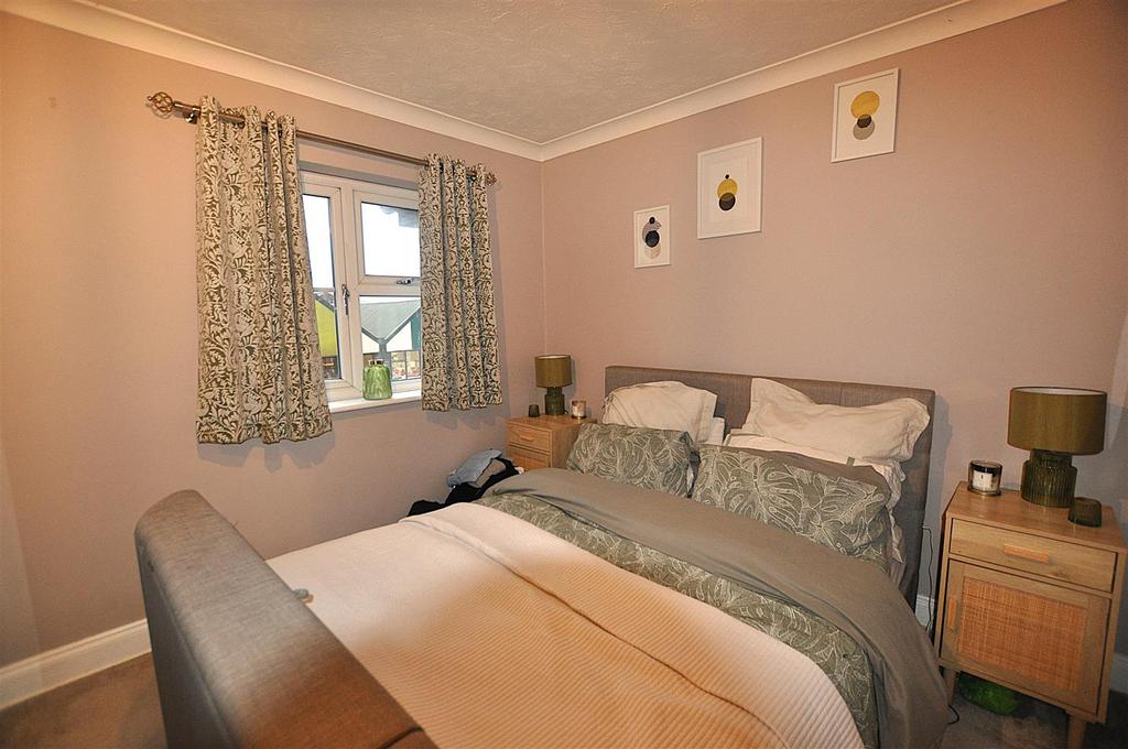 Bedroom 1.JPG