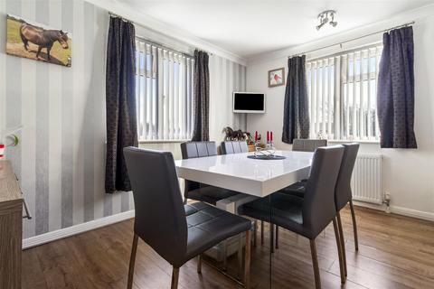 2 bedroom flat for sale, The Boulevard, Worthing
