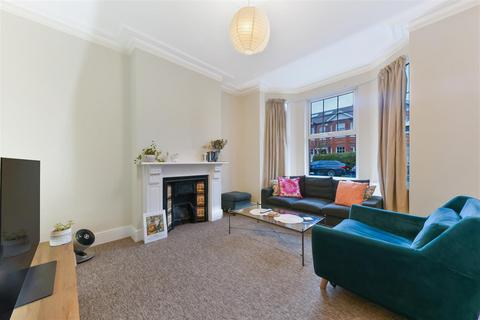2 bedroom maisonette to rent, Cromwell Road, Wimbledon SW19