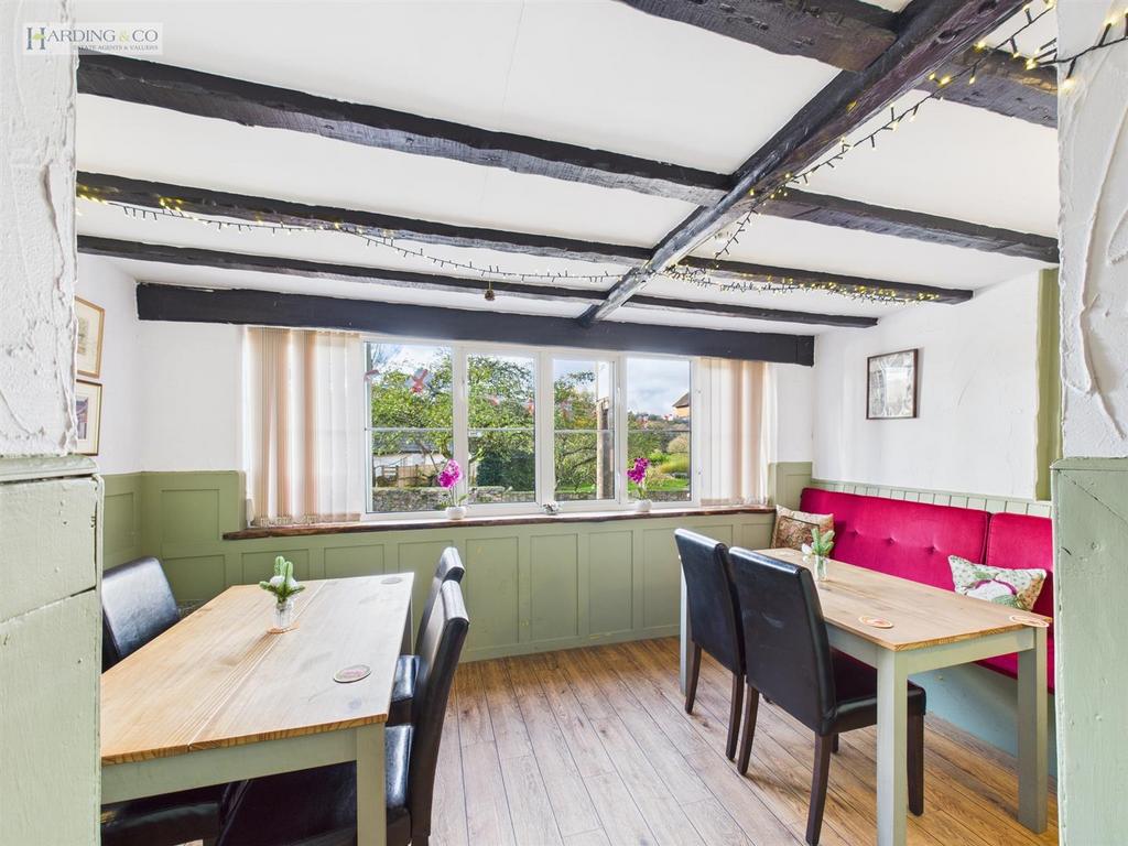 Pub Resturant .1.jpg