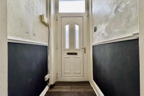 2 bedroom terraced house for sale, Trevelyan Street, Moldgreen, Huddersfield, HD5 8AN