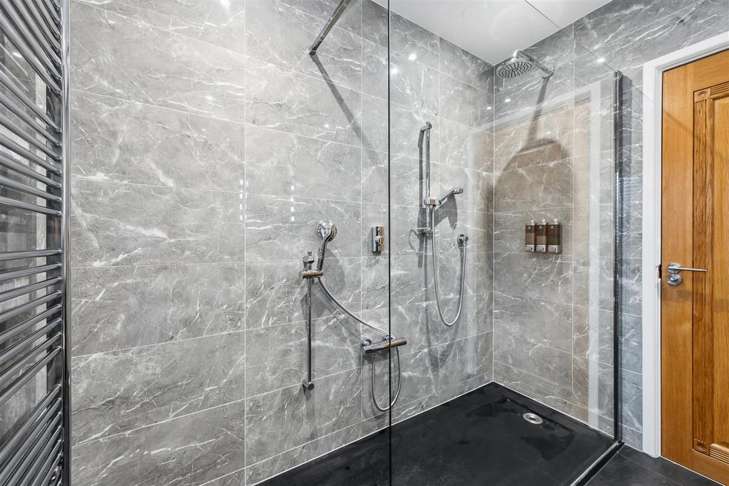 Bathroom - shower.jpg