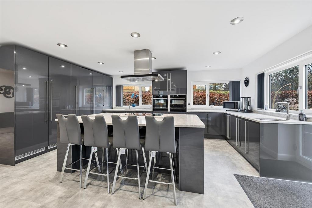 Kitchen island.jpg