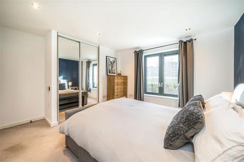 2 bedroom flat for sale, Henry Road, London SW9