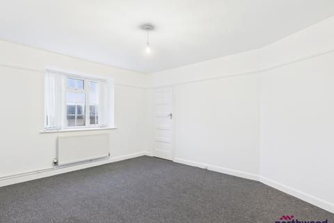 2 bedroom flat to rent, Seaside, Roselands, Eastbourne, BN22