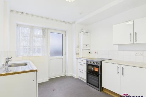 2 bedroom flat to rent, Seaside, Roselands, Eastbourne, BN22