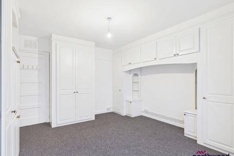 2 bedroom flat to rent, Seaside, Roselands, Eastbourne, BN22