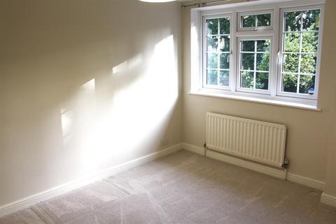 undefined, Stuart Close, Warwick