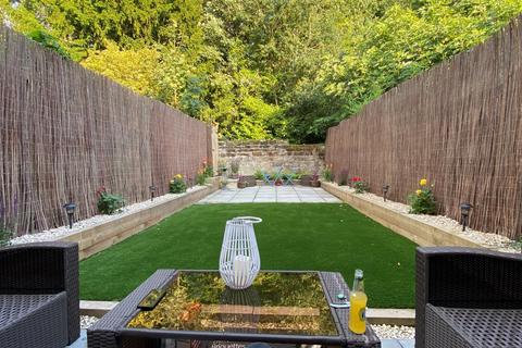 undefined, Stuart Close, Warwick