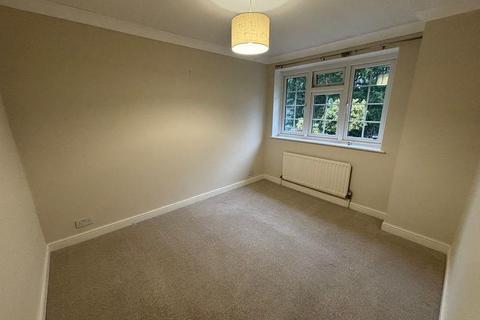 undefined, Stuart Close, Warwick