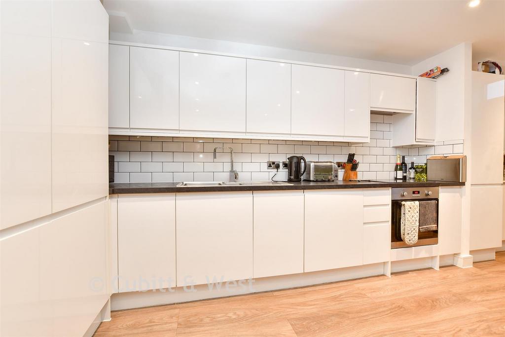 Kitchen / Living Room