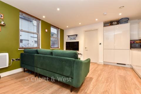 1 bedroom ground floor maisonette for sale, 110 Manor Road, Wallington SM6